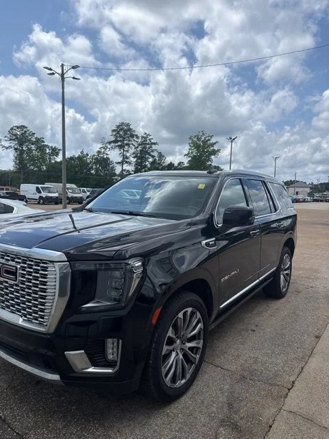 2021 GMC Yukon 4WD Denali's photo