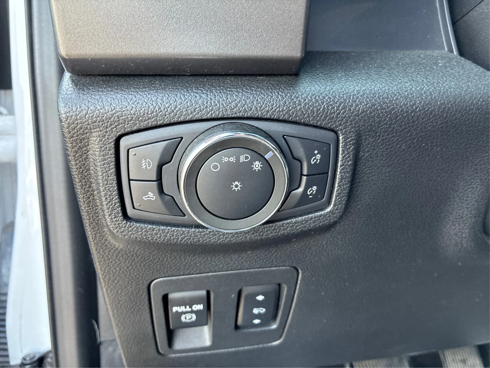 Used 2020 White Ford XLT image 16