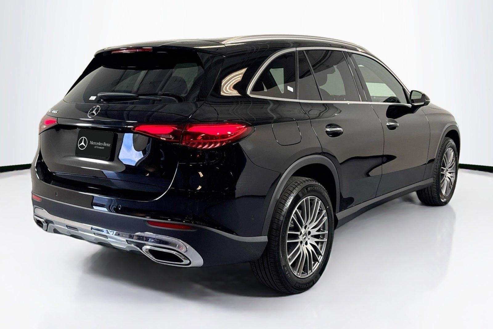 New 2026 Black Mercedes-Benz GLC 300 image 5