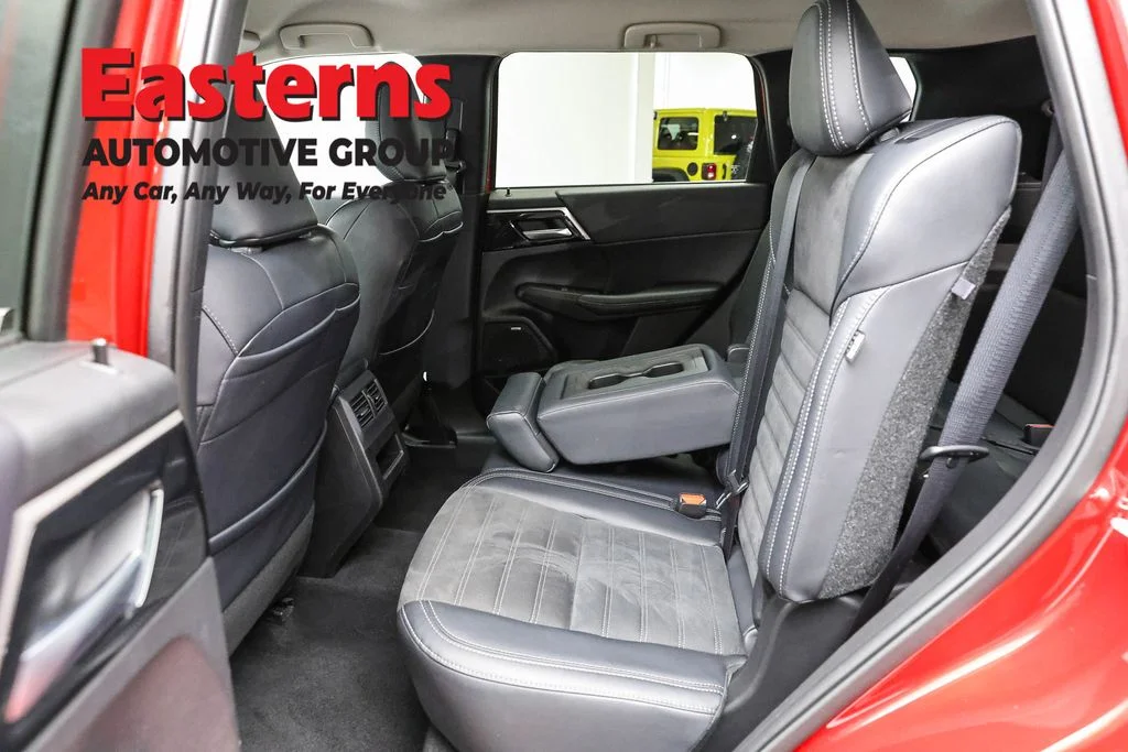 Used 2025 Red Mitsubishi SE image 22