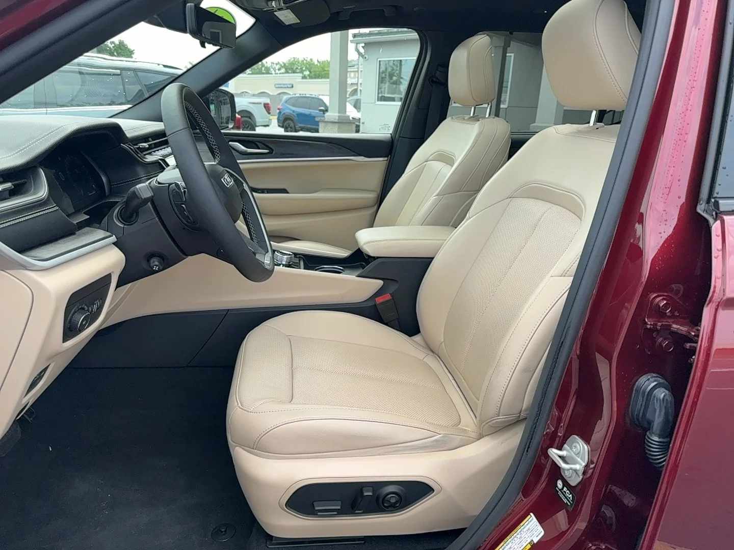 Used 2024 Velvet Red Pearlcoat Jeep Limited image 10