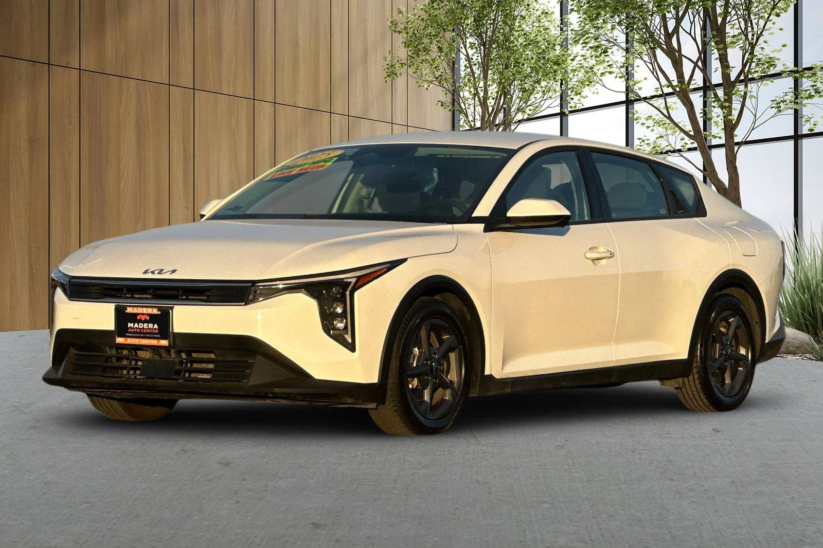 Used 2025 White Kia LXS image 8