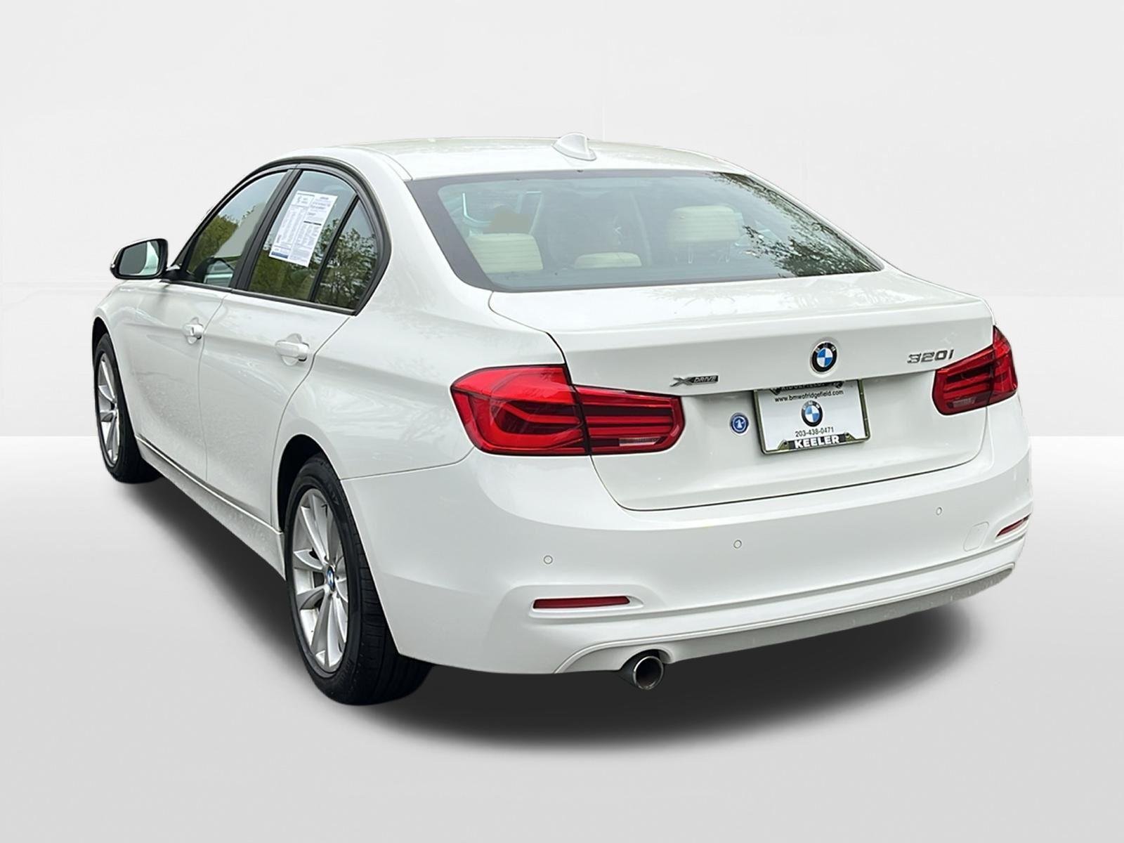 Used 2018 Alpine White BMW 320i xDrive image 6