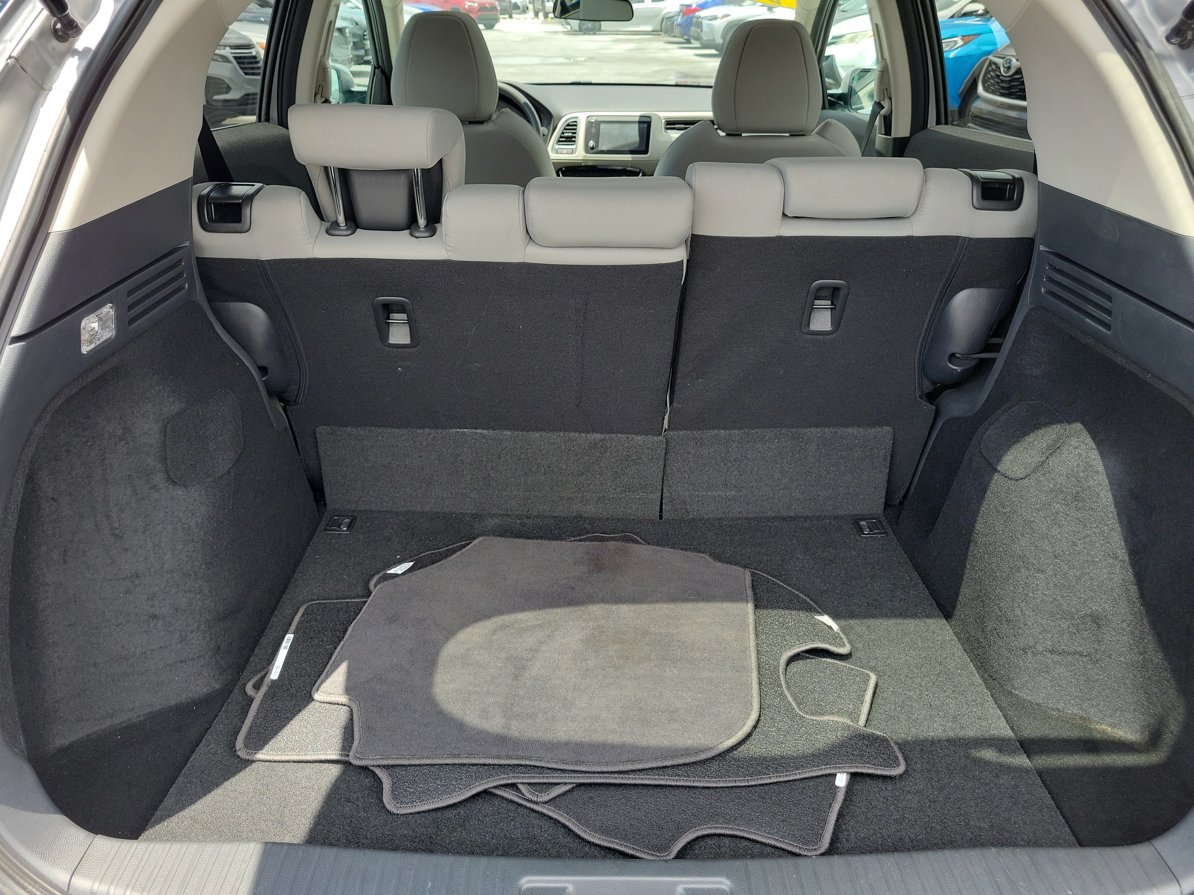 Used 2022 Silver Honda EX image 9