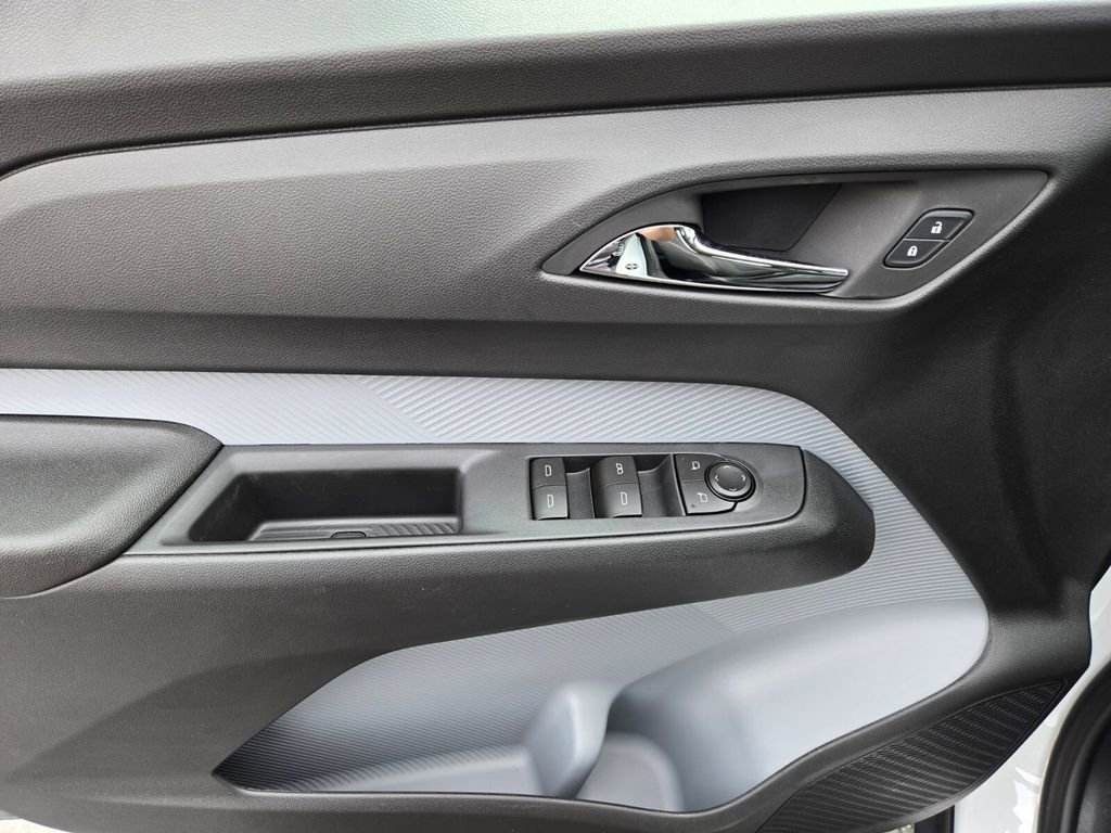 2027 Chevrolet Bolt LT - Photo 9