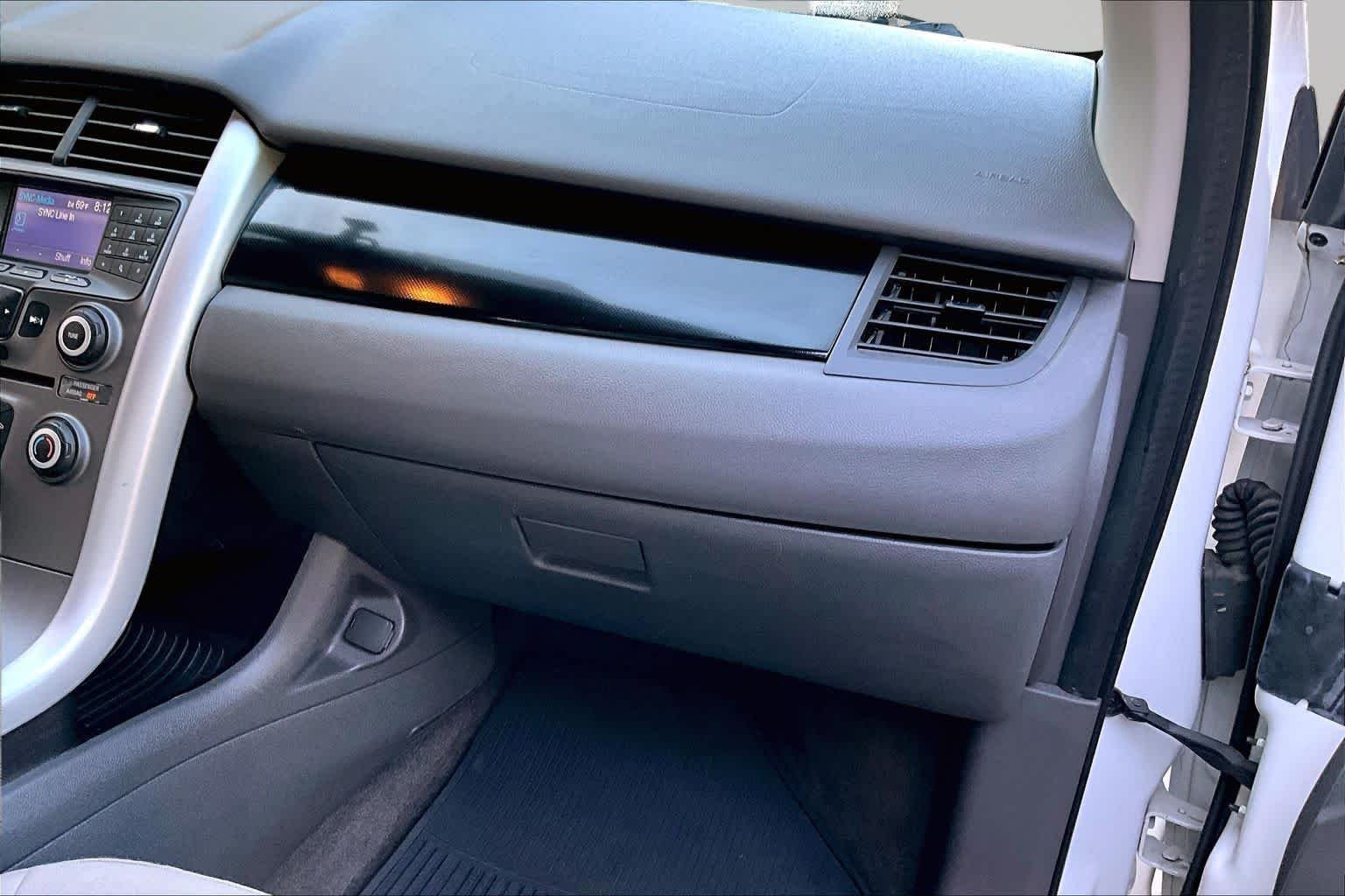 Used 2013 White Suede Ford SE image 19