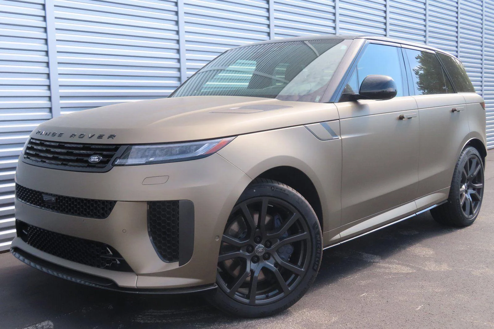 2024 Land Rover Range Rover Sport SV Edition One Carbon Bronze's photo