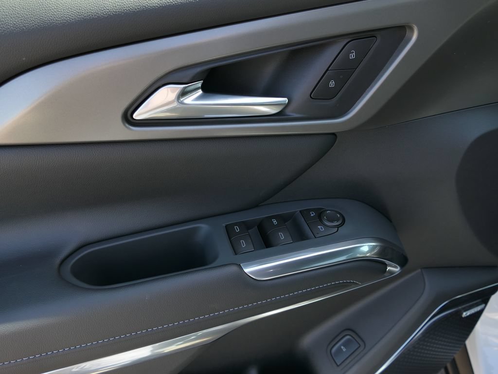 2027 Chevrolet Traverse LT - Photo 13