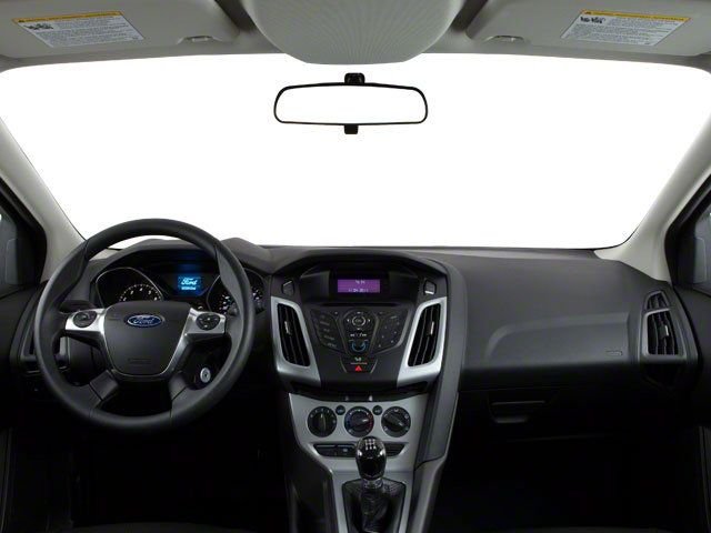 Used 2013 Blue Ford SE image 4