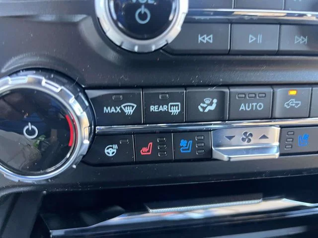 New 2026 Star White Metallic Tri-Coat Ford F-350® Lariat® image 20