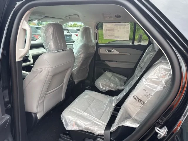 New 2026 Agate Black Metallic Ford Active image 13