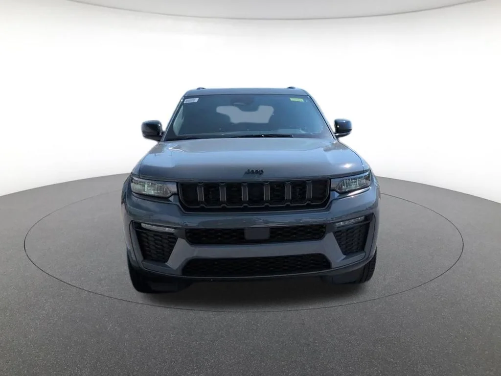 New 2027 Gray Jeep Limited image 2