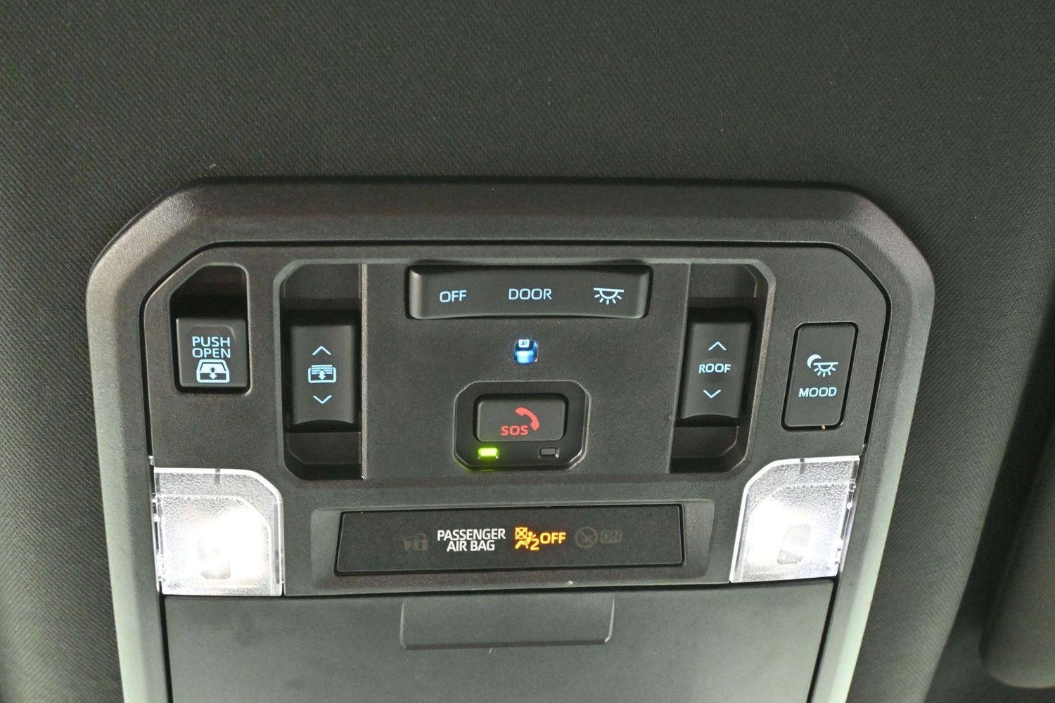 Used 2024  Toyota Platinum Hybrid image 30