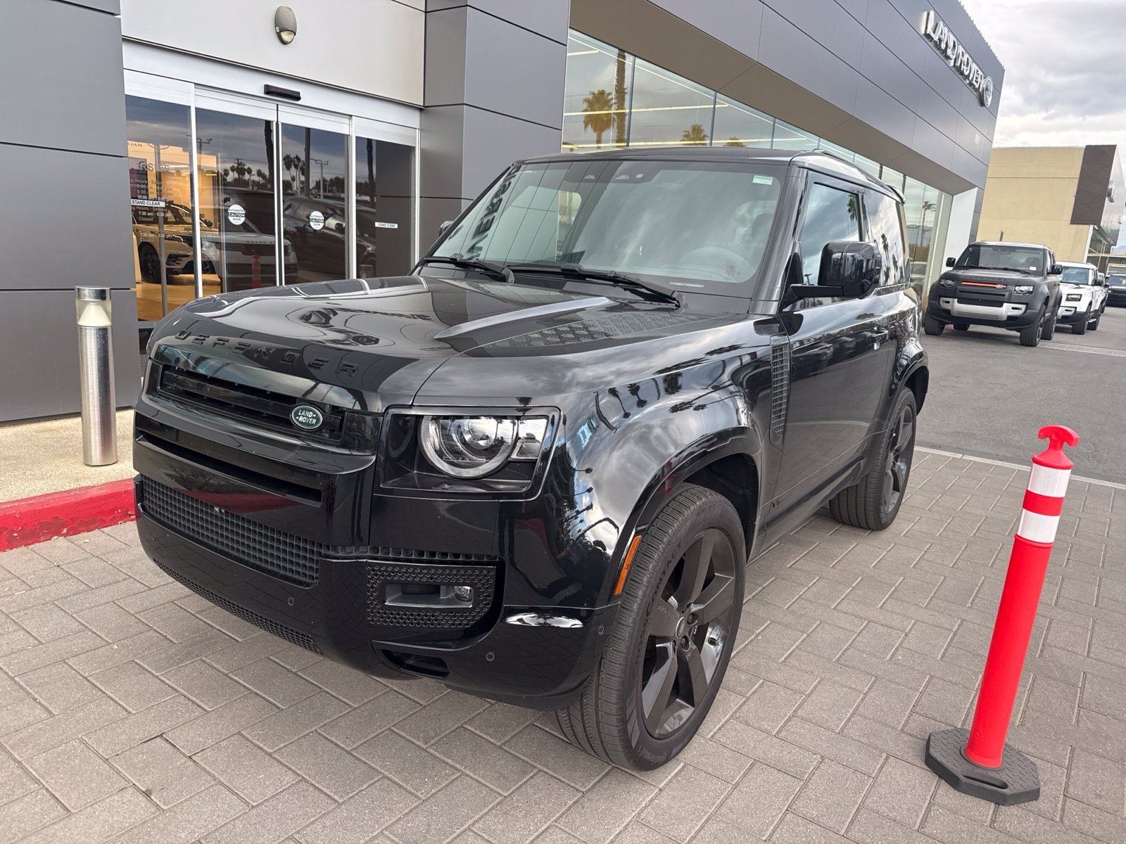 Used 2024 Black Land Rover V8 image 1