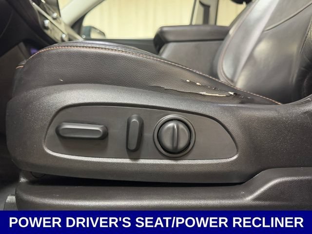 Used 2018 GRAPHITE METALLIC Chevrolet LT Leather image 16