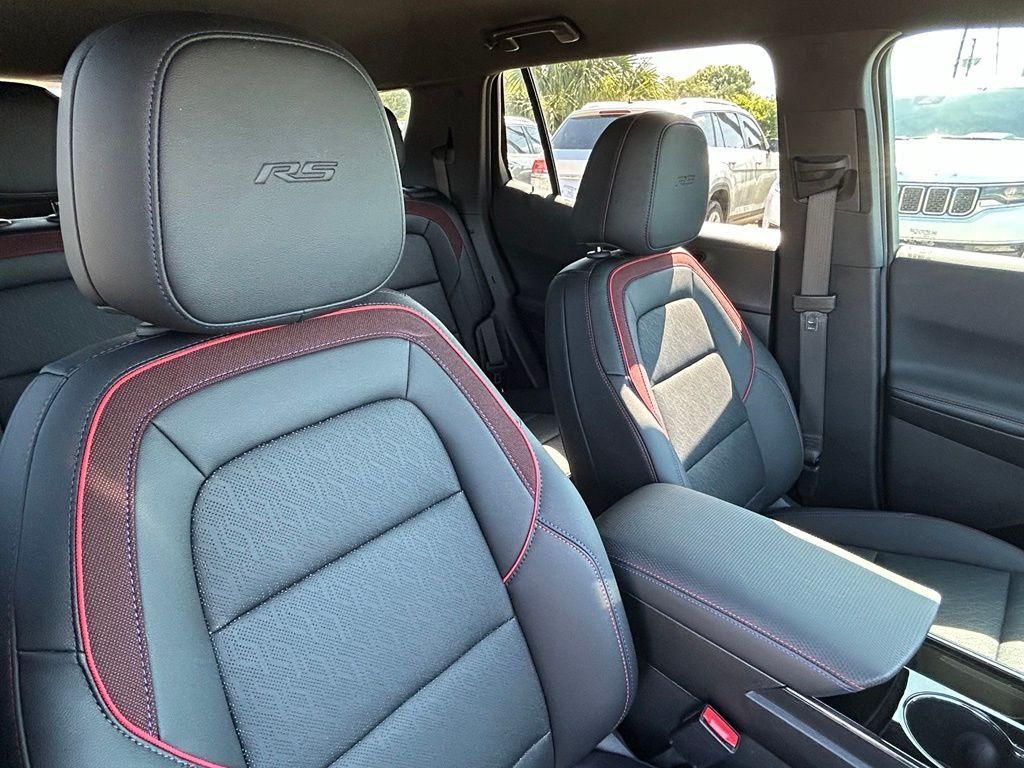 Used 2025 Black Chevrolet RS image 39