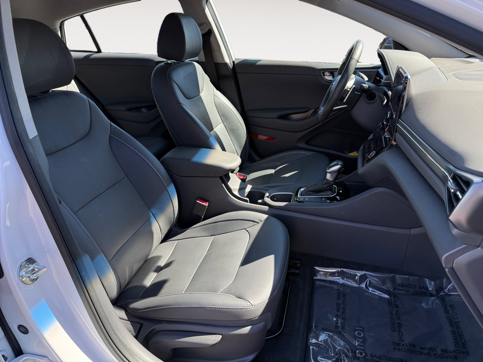 Used 2020 Ceramic White Hyundai Limited image 19