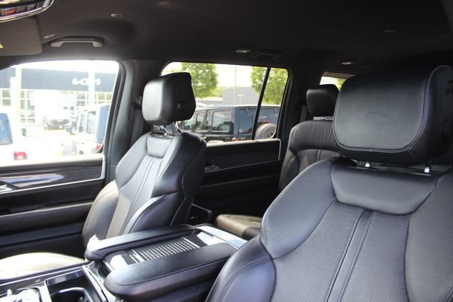 2022 Jeep Wagoneer Series III - Photo 23