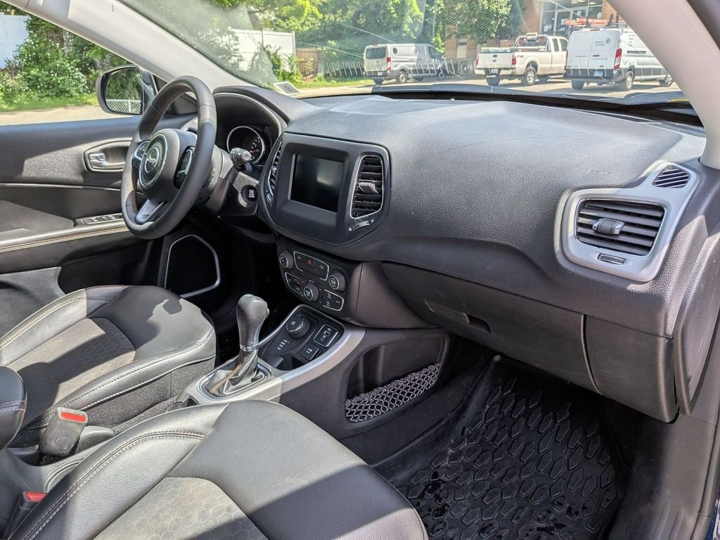 Used 2021 Blue Jeep Latitude image 22