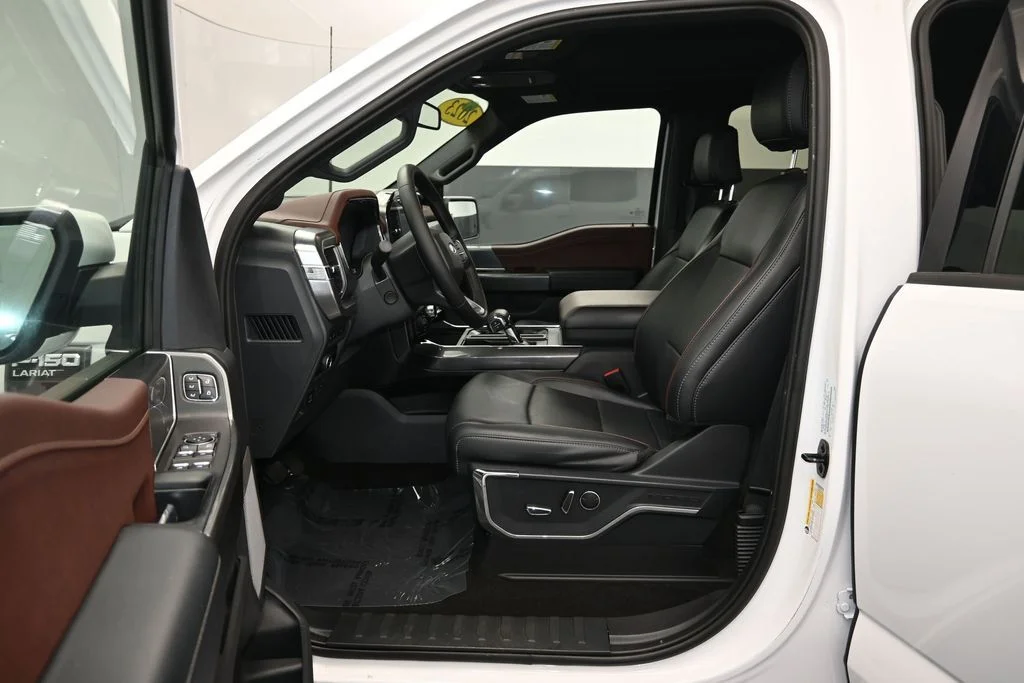 Certified Used 2023 Oxford White Ford Lariat image 15