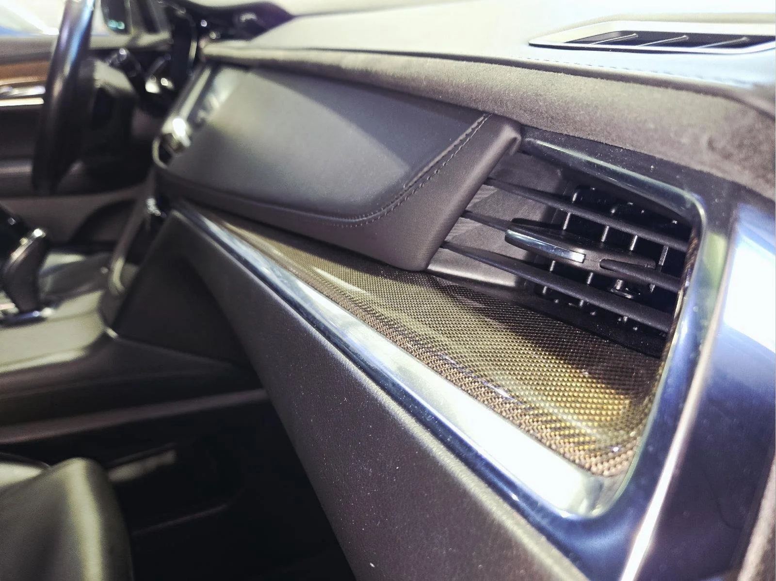Used 2019 Bronze Dune Metallic Cadillac Platinum AWD image 64