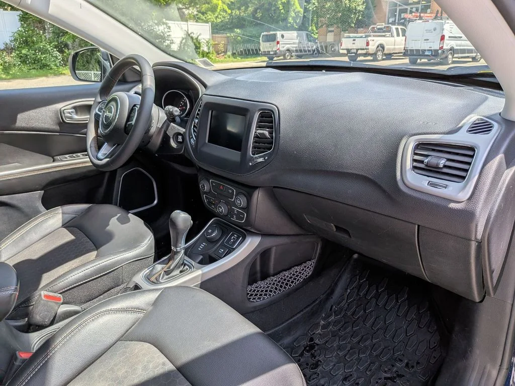 Used 2021 Blue Jeep Latitude image 22