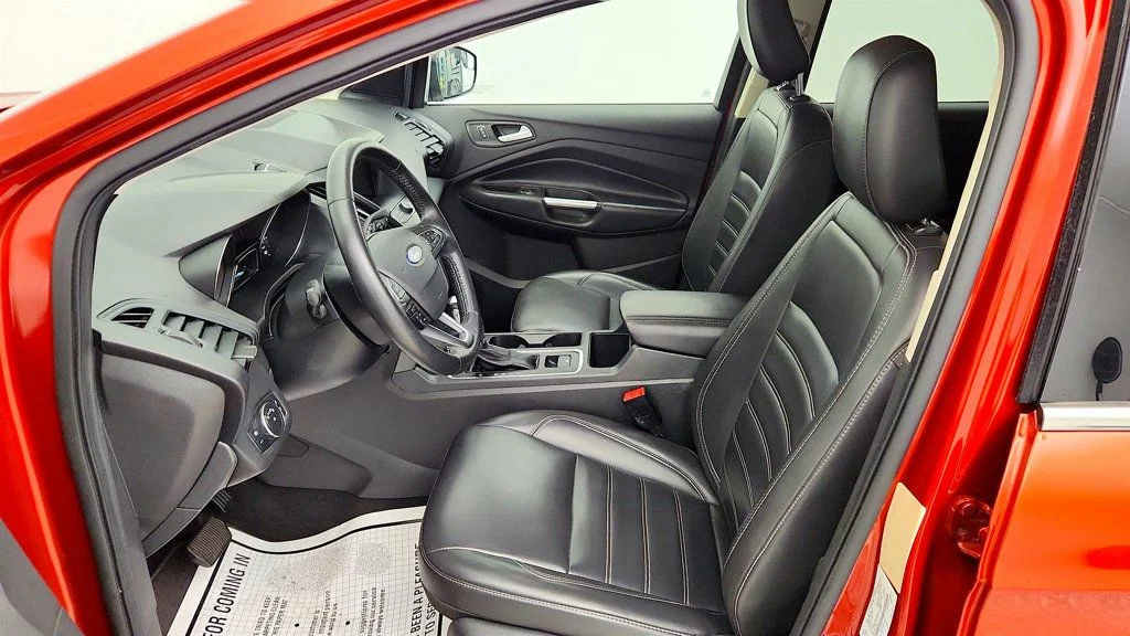 Used 2019 Sedona Orange Metallic Ford SEL FWD image 18