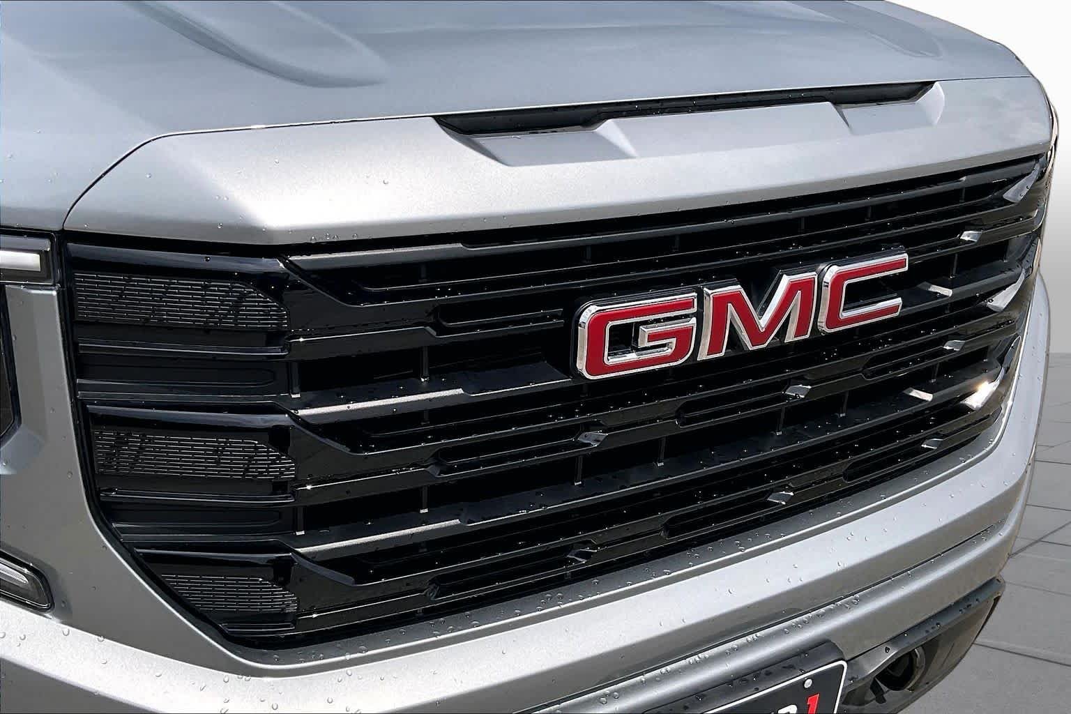 Used 2026 Sterling Metallic GMC Elevation image 28
