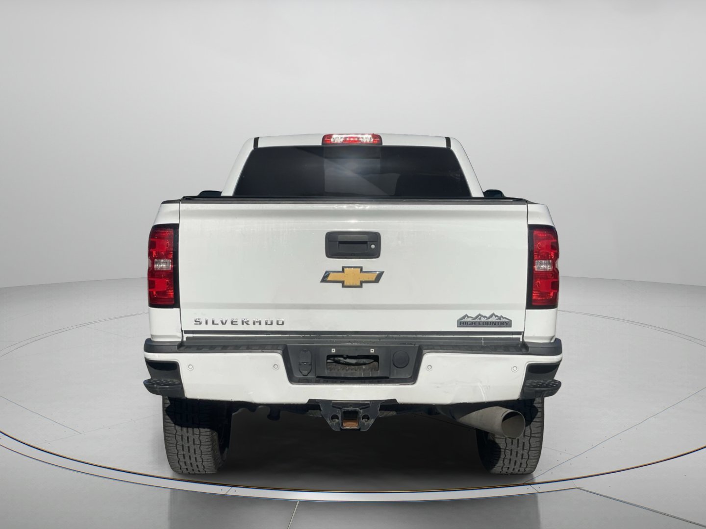 Used 2019 Summit White Chevrolet High Country image 3