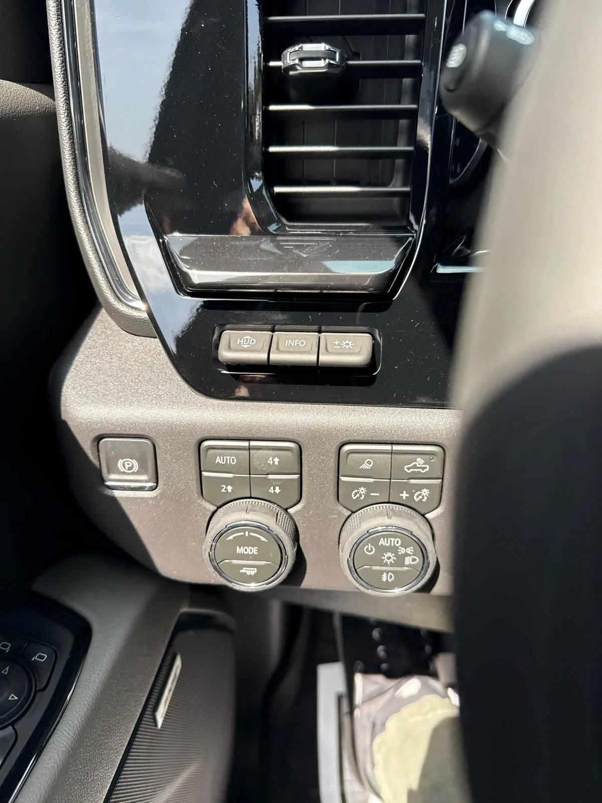 2026 Chevrolet Silverado 1500 ZR2 - Photo 19
