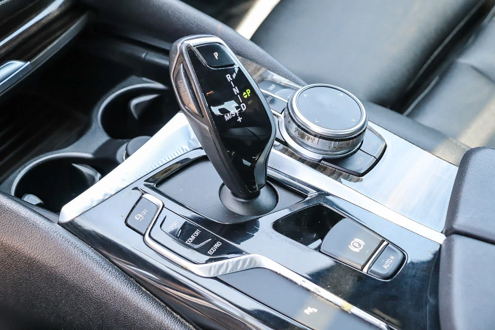 Used 2019 Alpine White BMW 530i image 20
