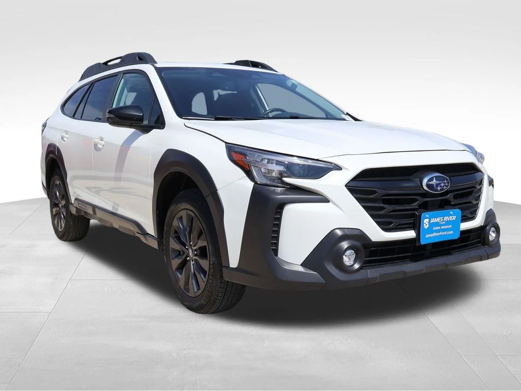 Used 2025 White Subaru Onyx Edition image 6