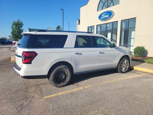 Used 2022 White Ford Limited image 3