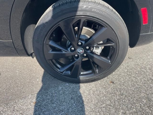 Used 2023 Black Buick Essence image 14