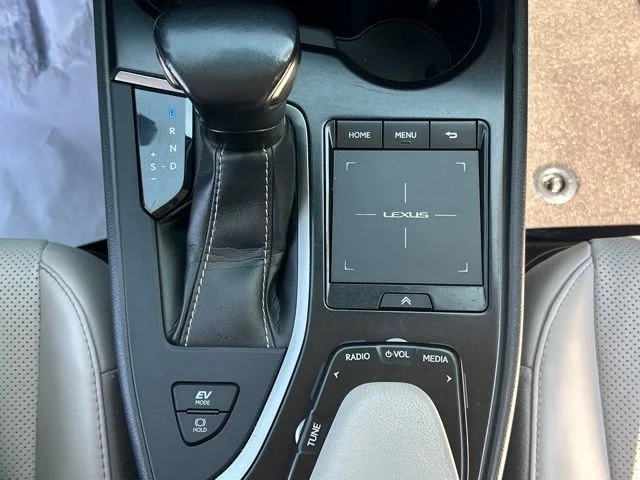 Used 2020 White Lexus 250h Base image 52