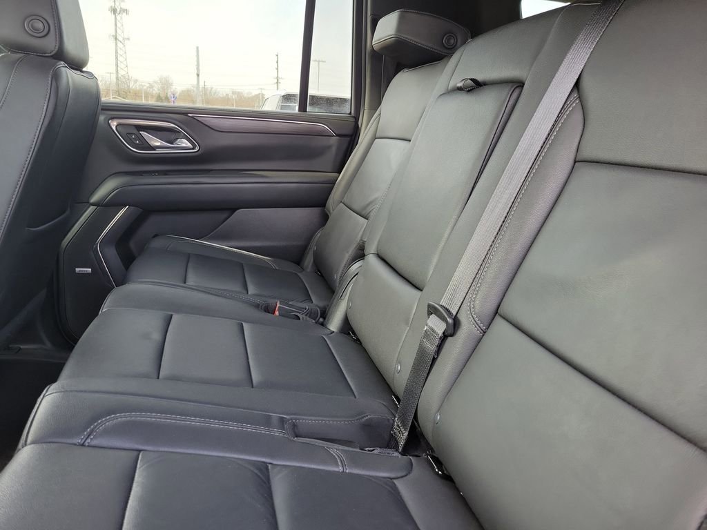 2024 Chevrolet Suburban LT - Photo 11