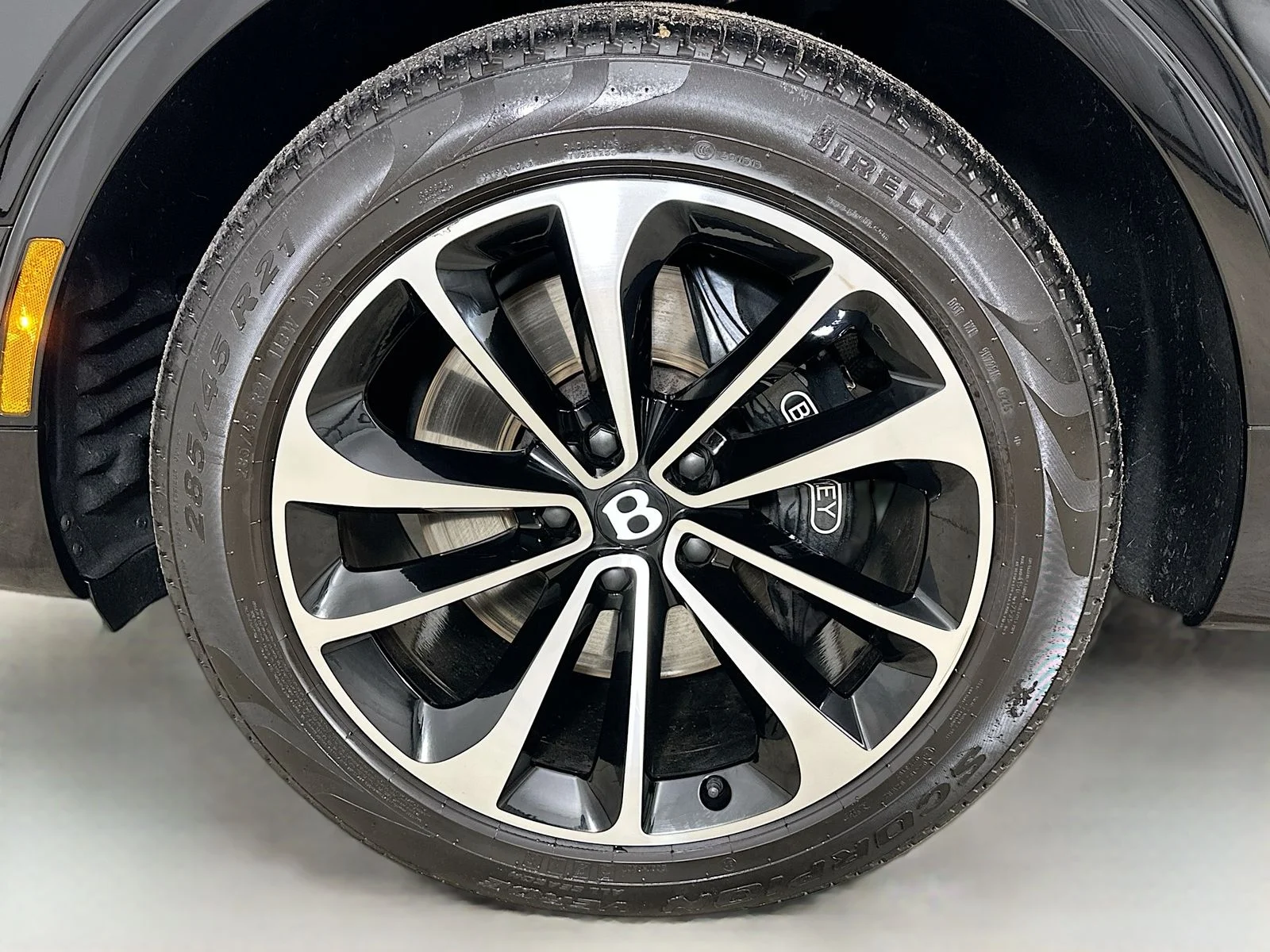 Used 2022 Black Bentley  image 49