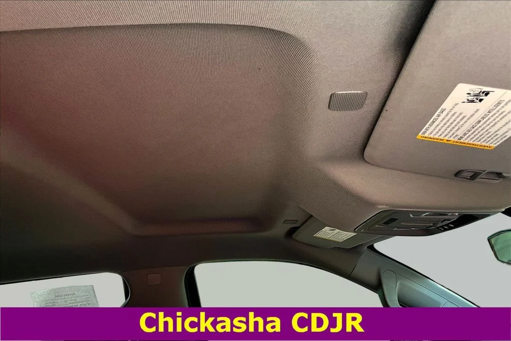 Used 2020 Gray Chevrolet LT image 27