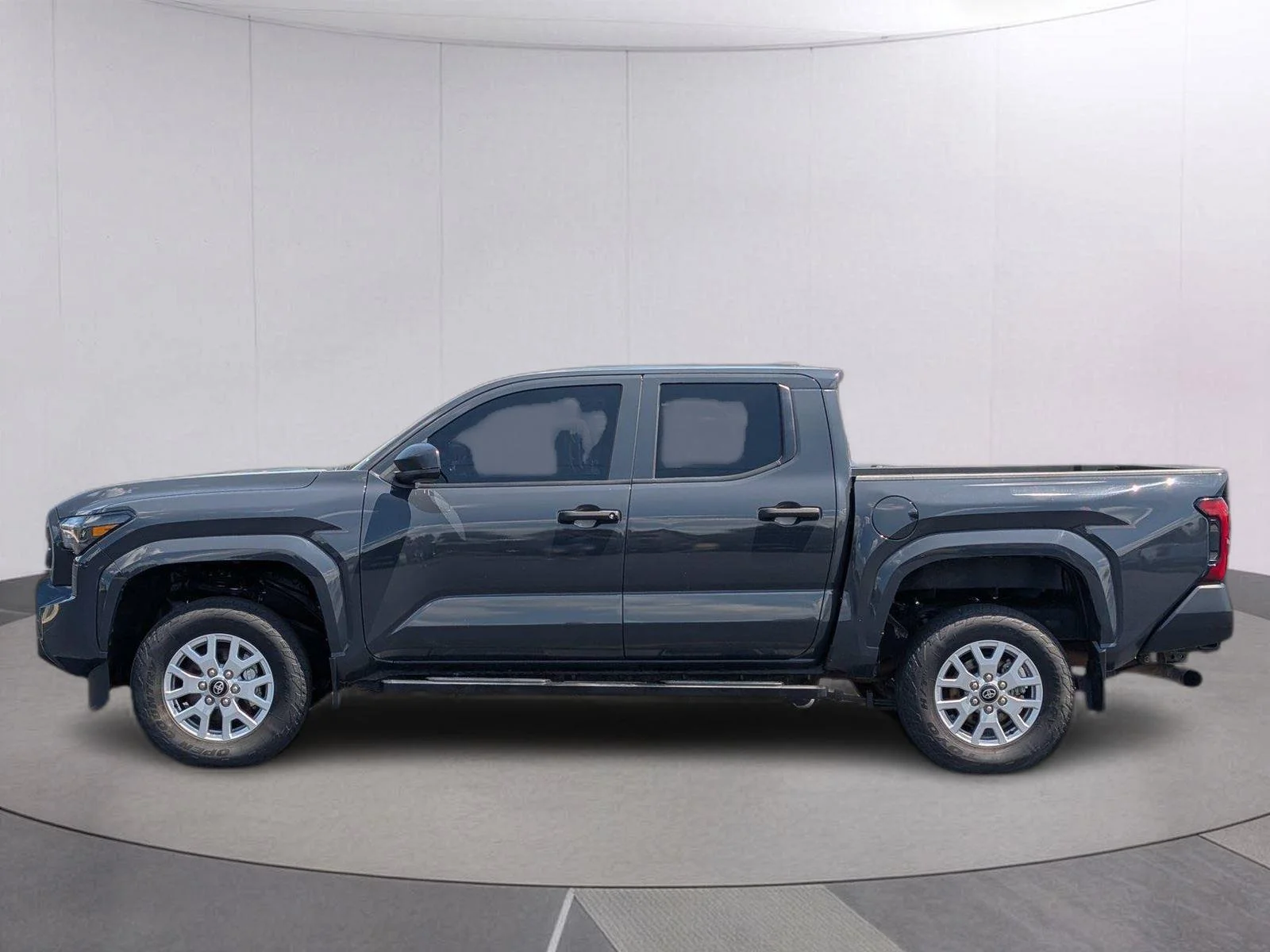 Used 2024 Underground Toyota SR image 2