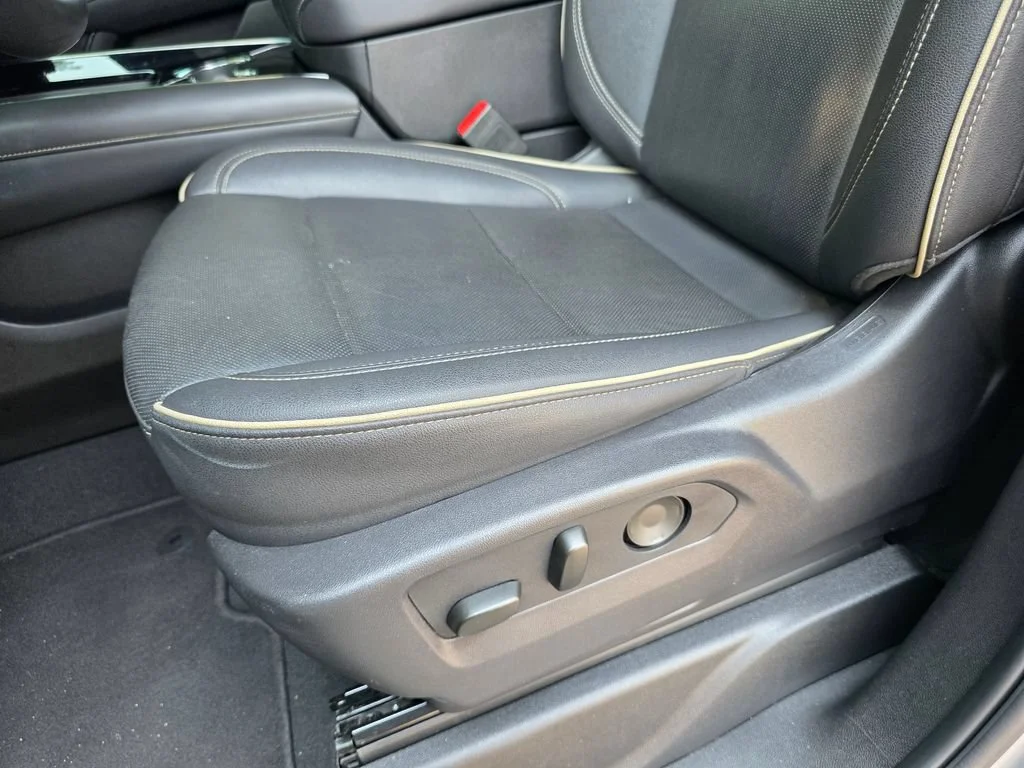 Used 2025 Sterling Gray Metallic Chevrolet Premier image 12