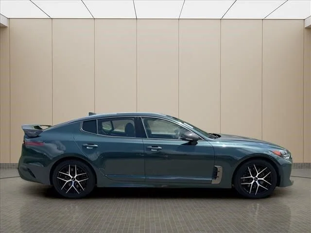 Used 2022 Green Kia GT-Line image 12
