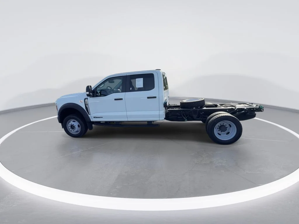 Used 2025 White Ford XL image 6