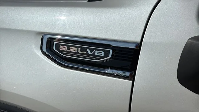 Used 2020 White GMC SLT image 42