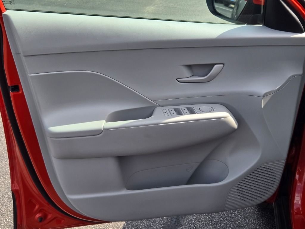 Used 2025 Orange Pearl Hyundai SEL image 18