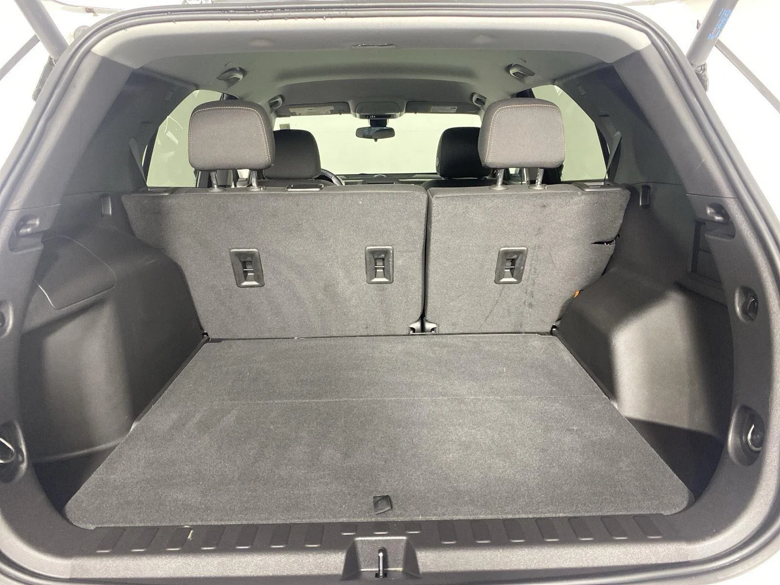 Used 2024 Summit White Chevrolet  image 25
