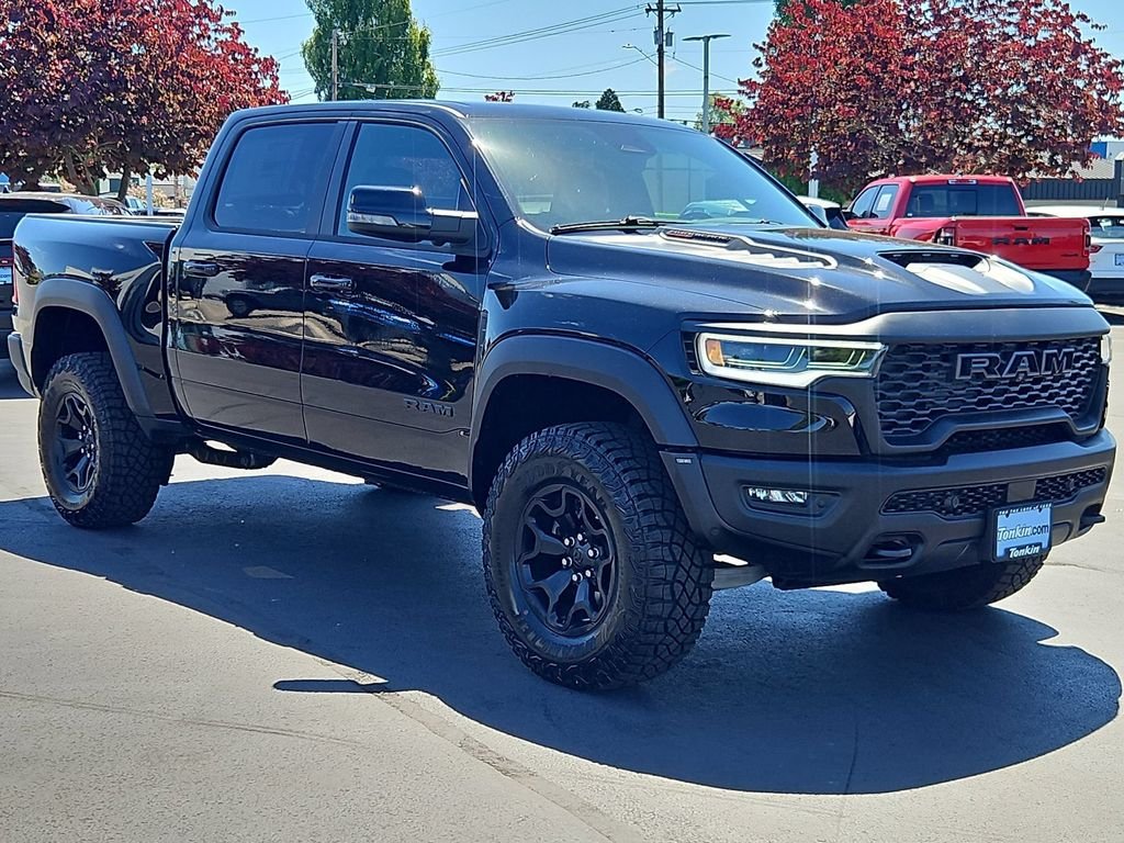 New 2026 Diamond Black Crystal Pearl-Coat Exterior Paint RAM RHO image 8