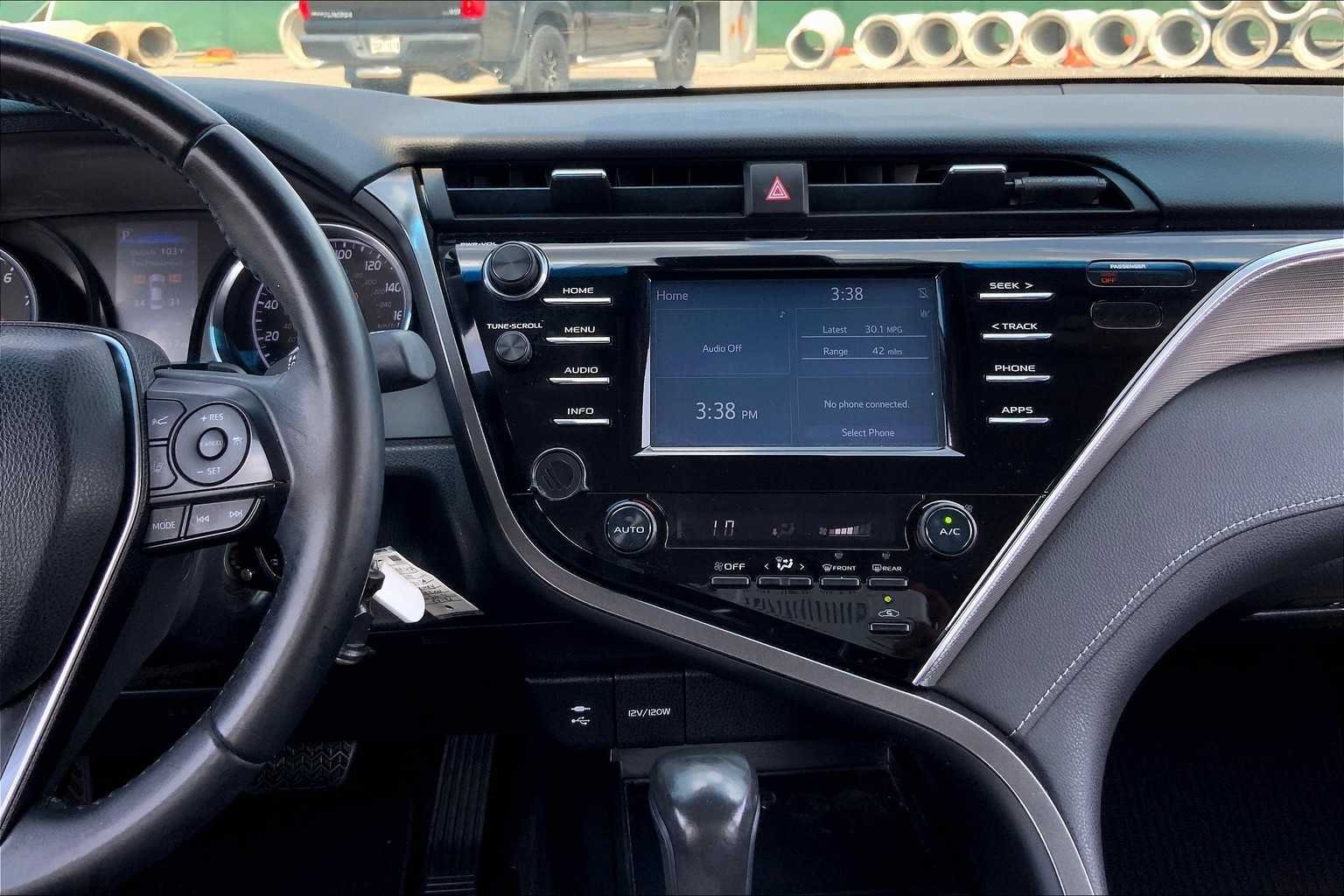 Used 2018 Super White Toyota SE image 7