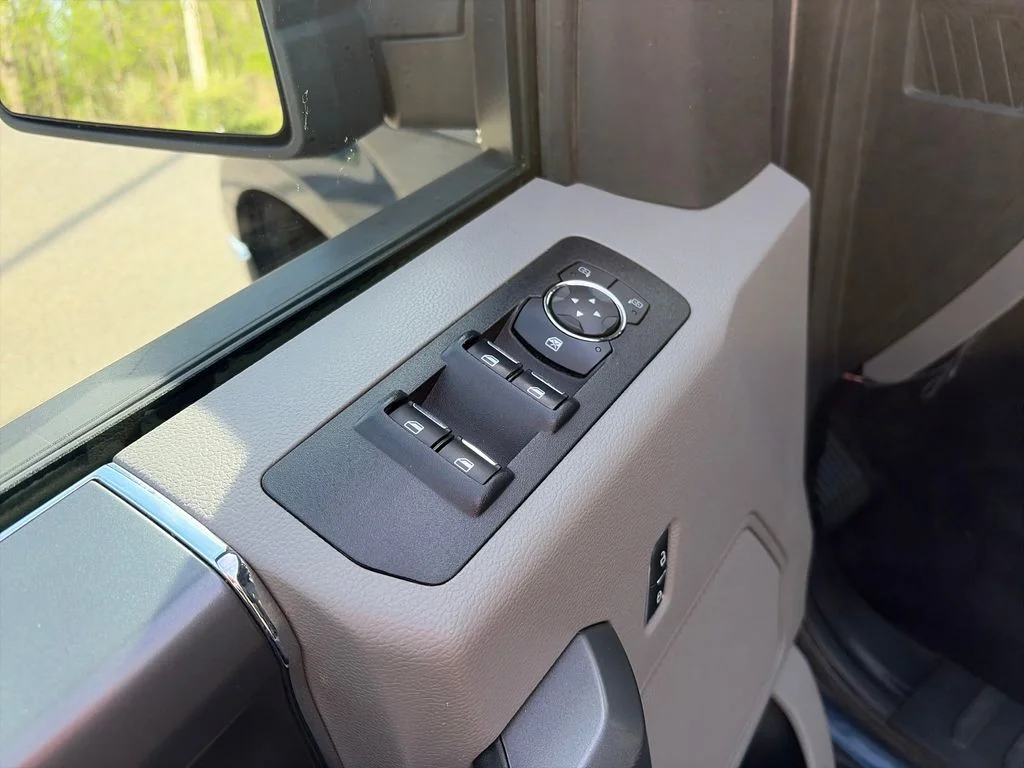 Used 2018 Blue Ford XLT image 32