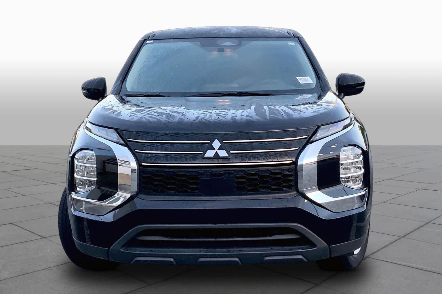 Used 2023 Labrador Black Pearl Mitsubishi ES image 6