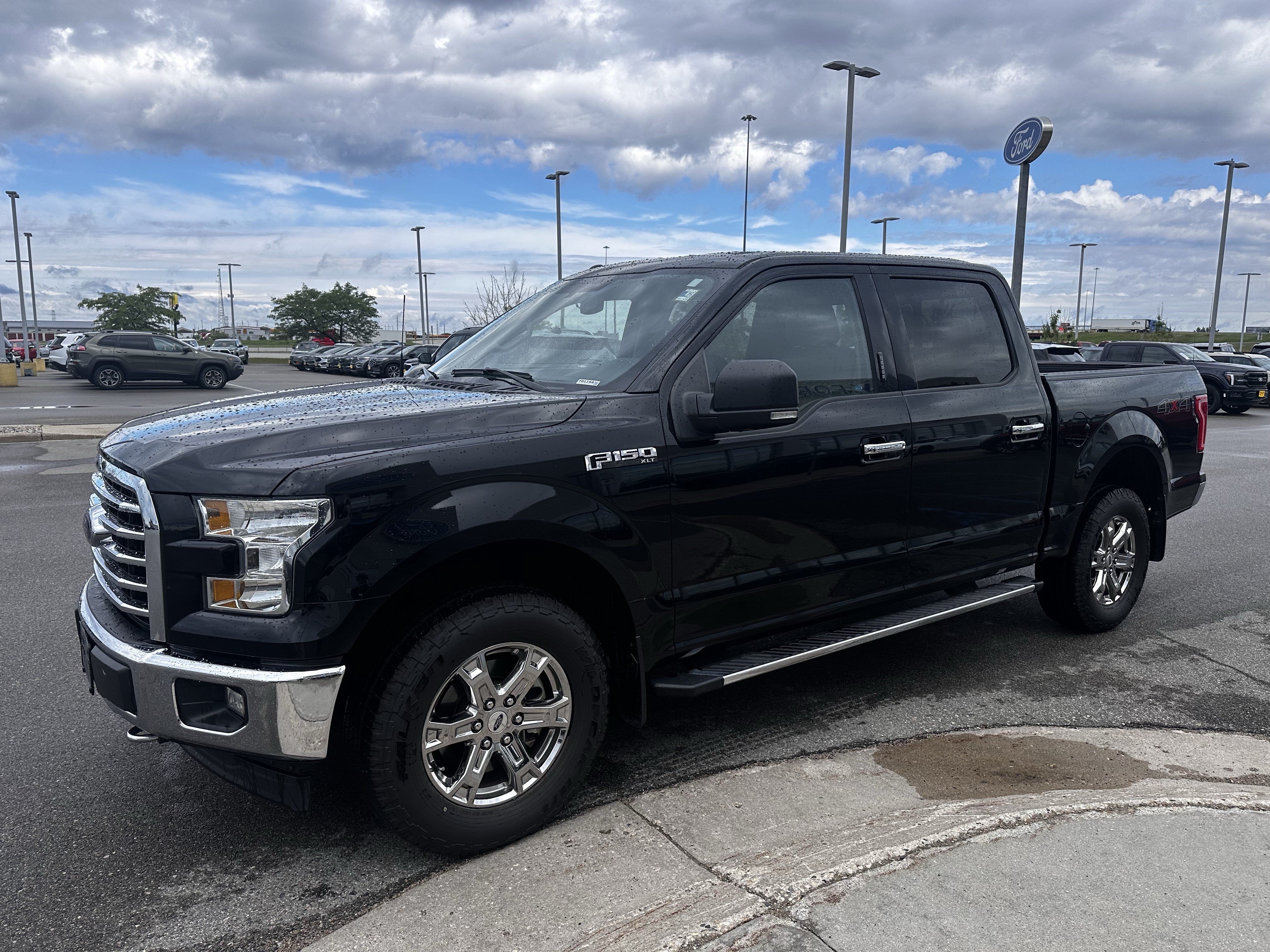 Used 2016 Shadow Black Ford XLT image 2